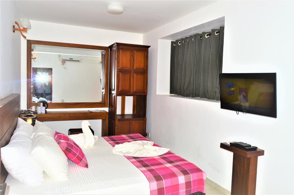 Hotel Pinnalanda - New Deal! Half Off Airport Pickups Available Pinnawala  Exterior photo